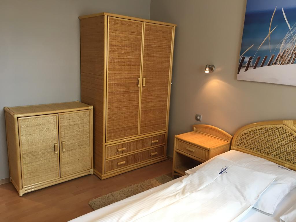 Wolin-Travel Apartament Dom Przy Parku مينززدرويه المظهر الخارجي الصورة